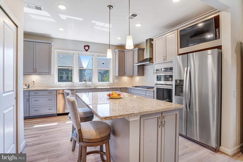 6373 VIRGINIA BLUEBELL LANE