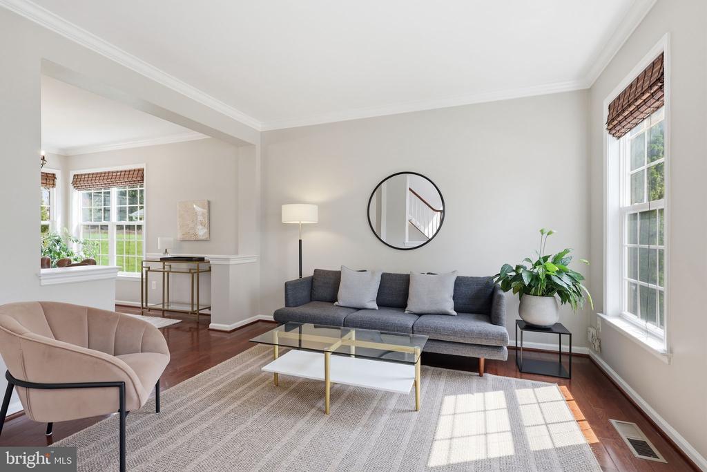 8816 YELLOWTHROAT COURT