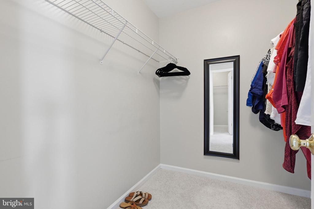 8816 YELLOWTHROAT COURT