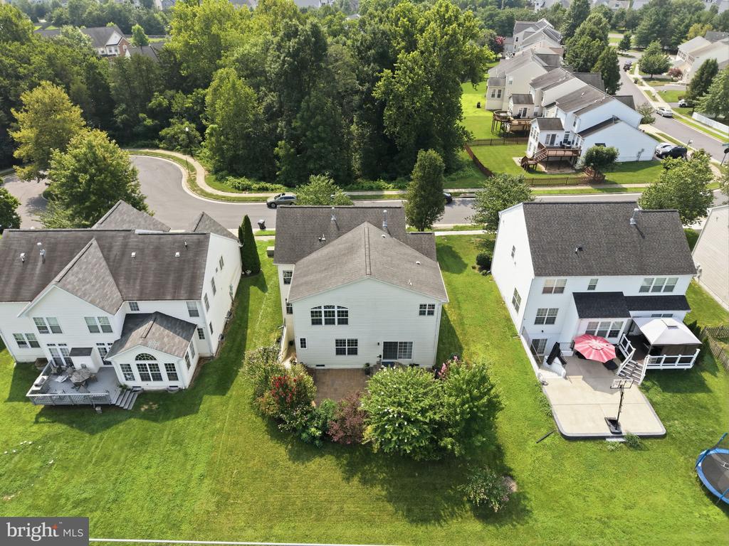 8816 YELLOWTHROAT COURT