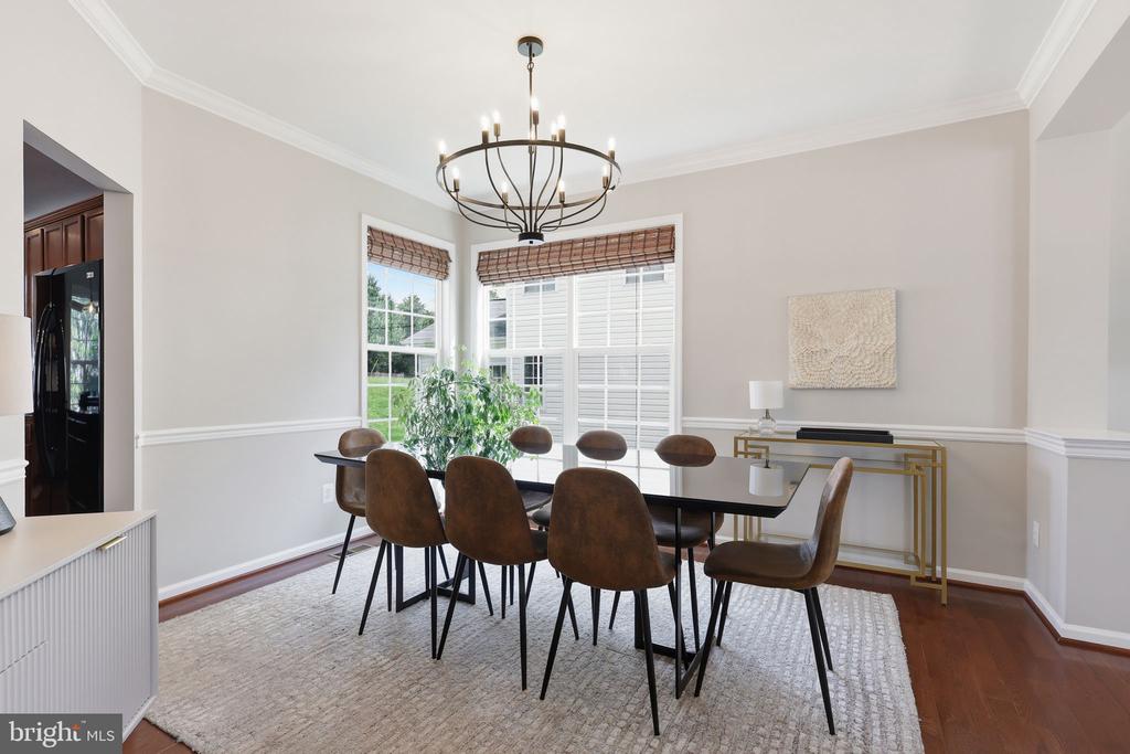 8816 YELLOWTHROAT COURT