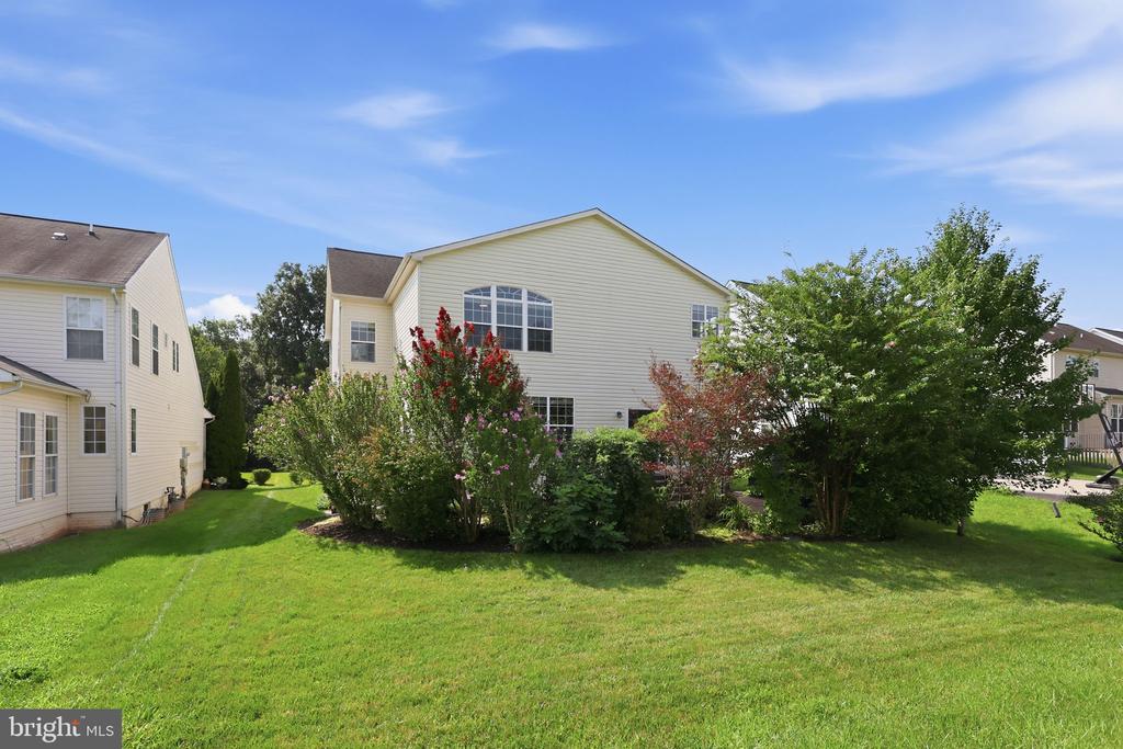 8816 YELLOWTHROAT COURT