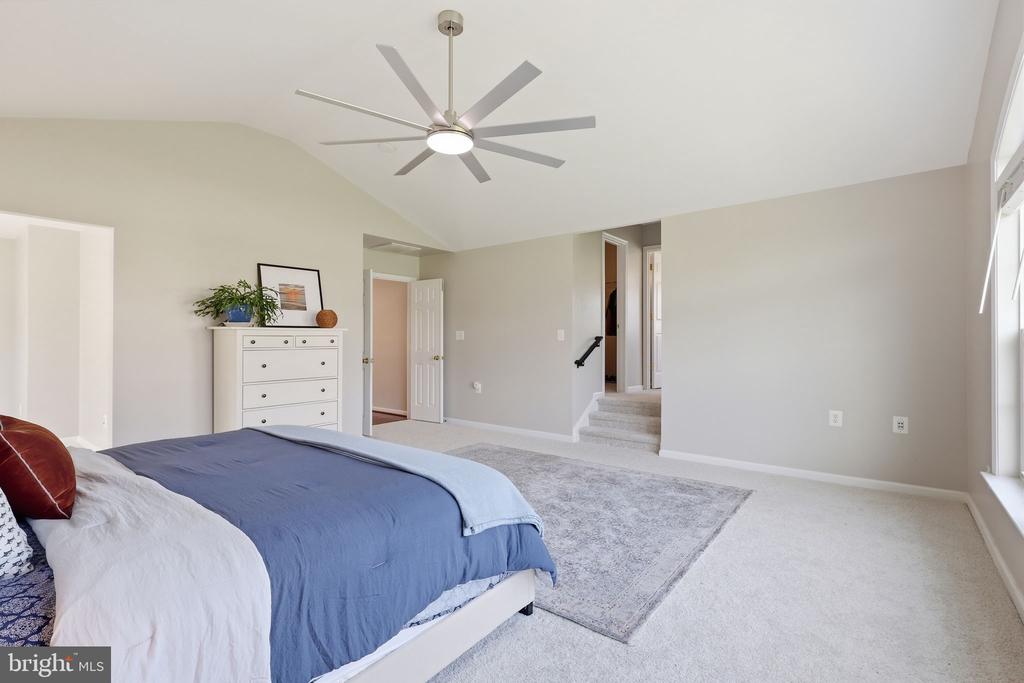 8816 YELLOWTHROAT COURT