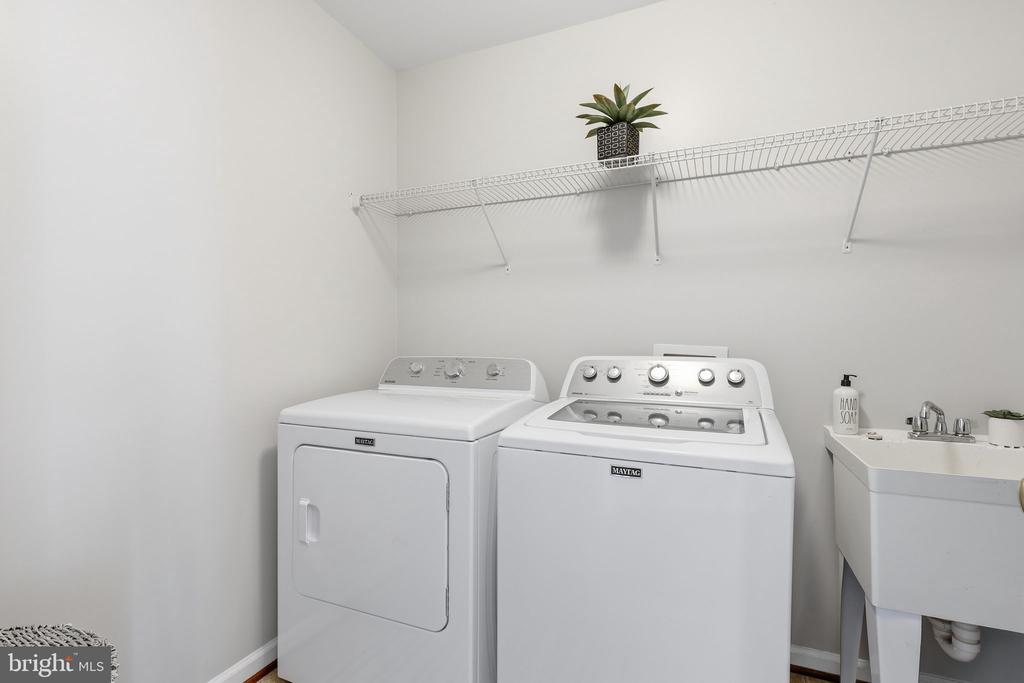 8816 YELLOWTHROAT COURT