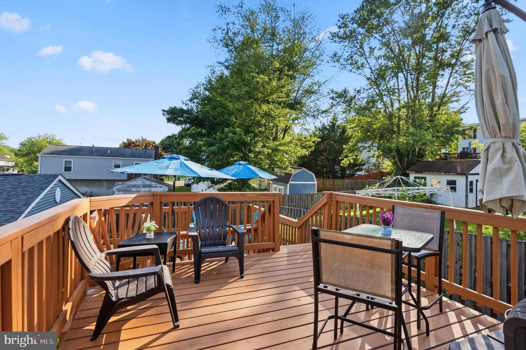 5665 ROUNDTREE DRIVE