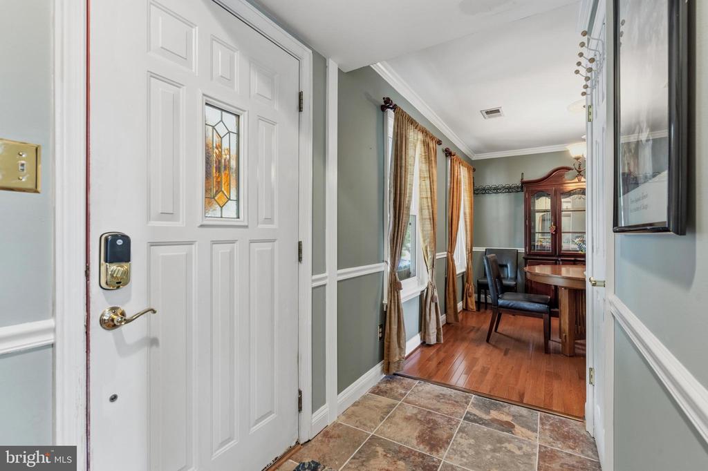 5665 ROUNDTREE DRIVE