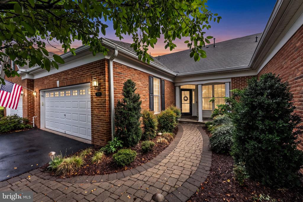 5219 ARMOUR COURT