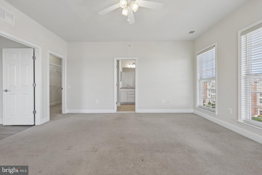 2213 OBERLIN DRIVE