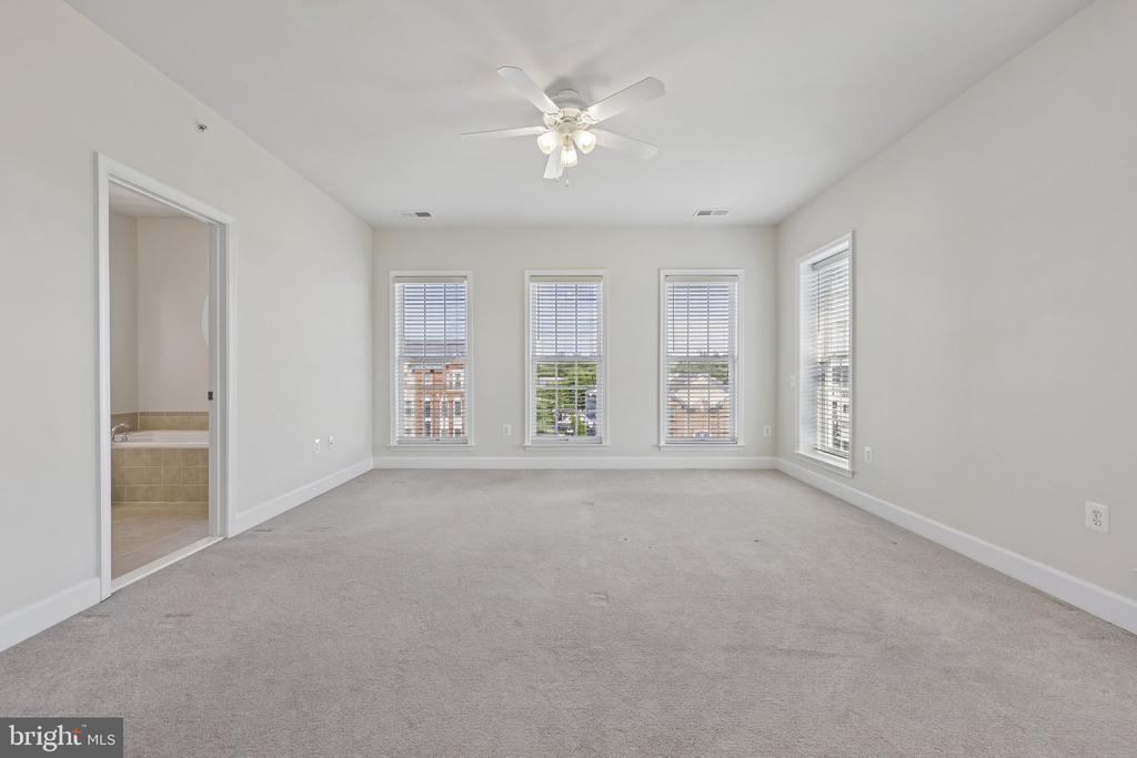 2213 OBERLIN DRIVE