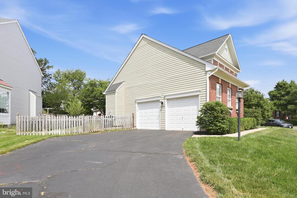 10000 DARNAWAY COURT