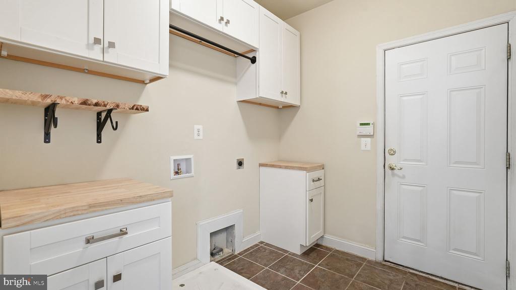 6645 PASSAGE CREEK LANE
