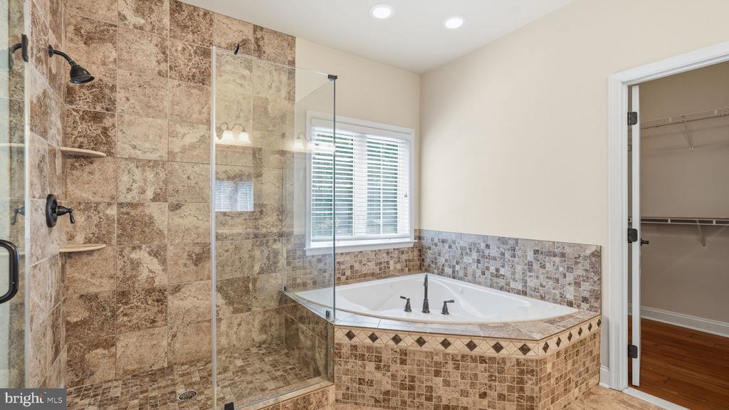 6645 PASSAGE CREEK LANE