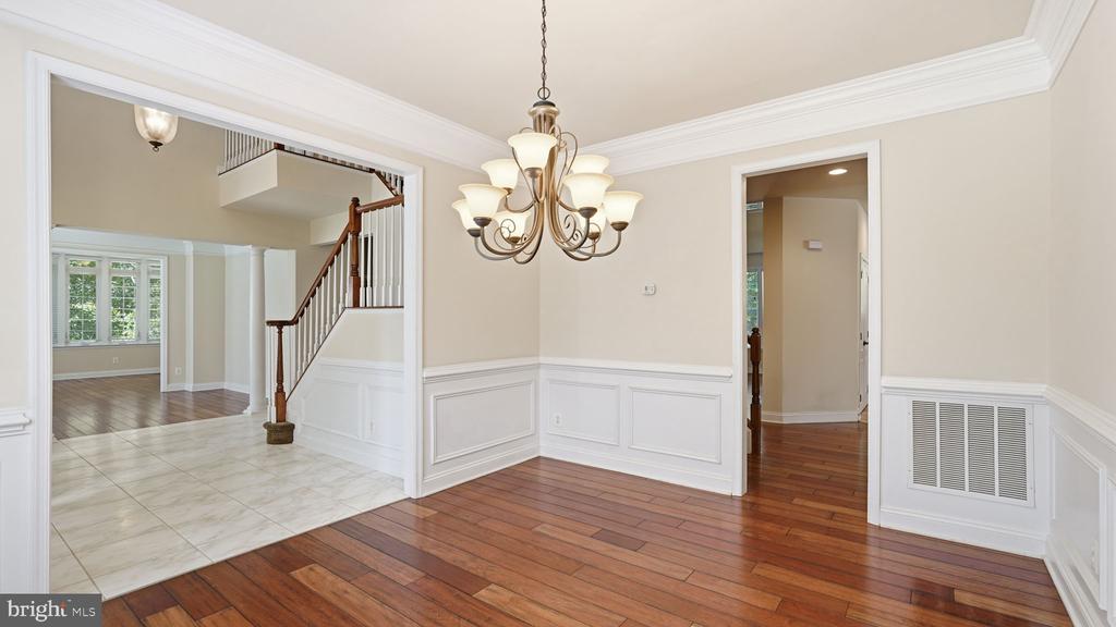 6645 PASSAGE CREEK LANE