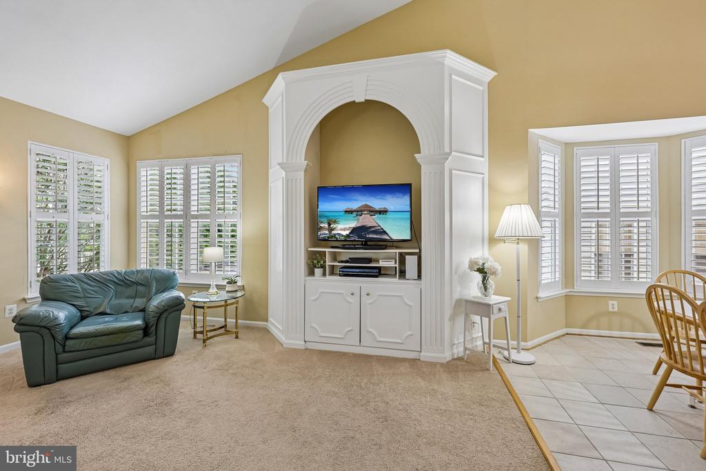 9716 SEAFIELD PLACE