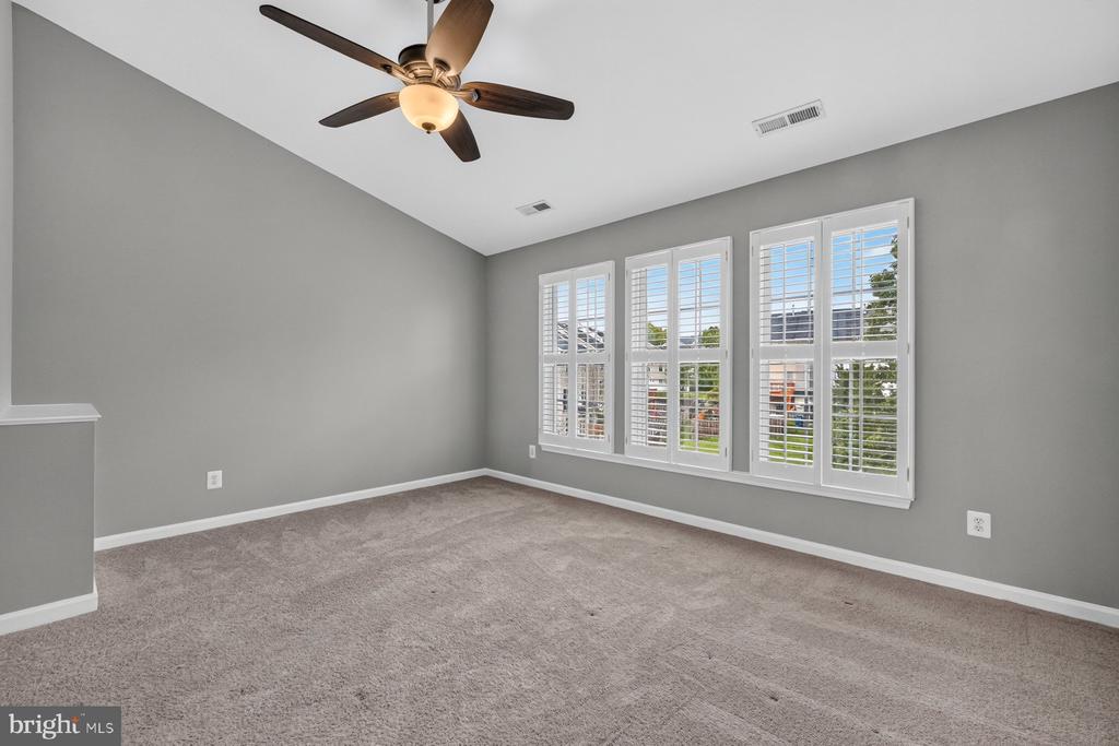 9832 MAITLAND LOOP