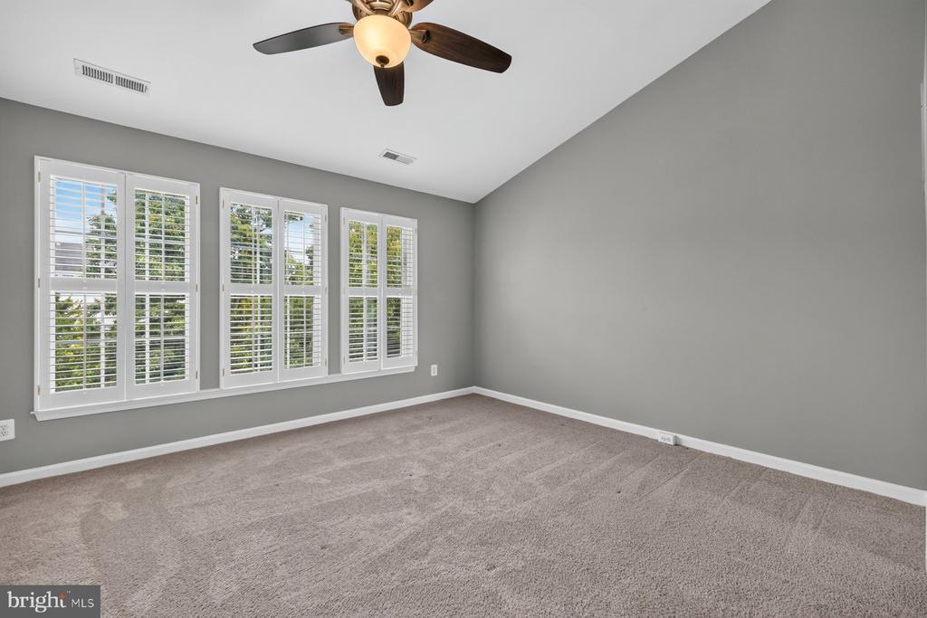 9832 MAITLAND LOOP