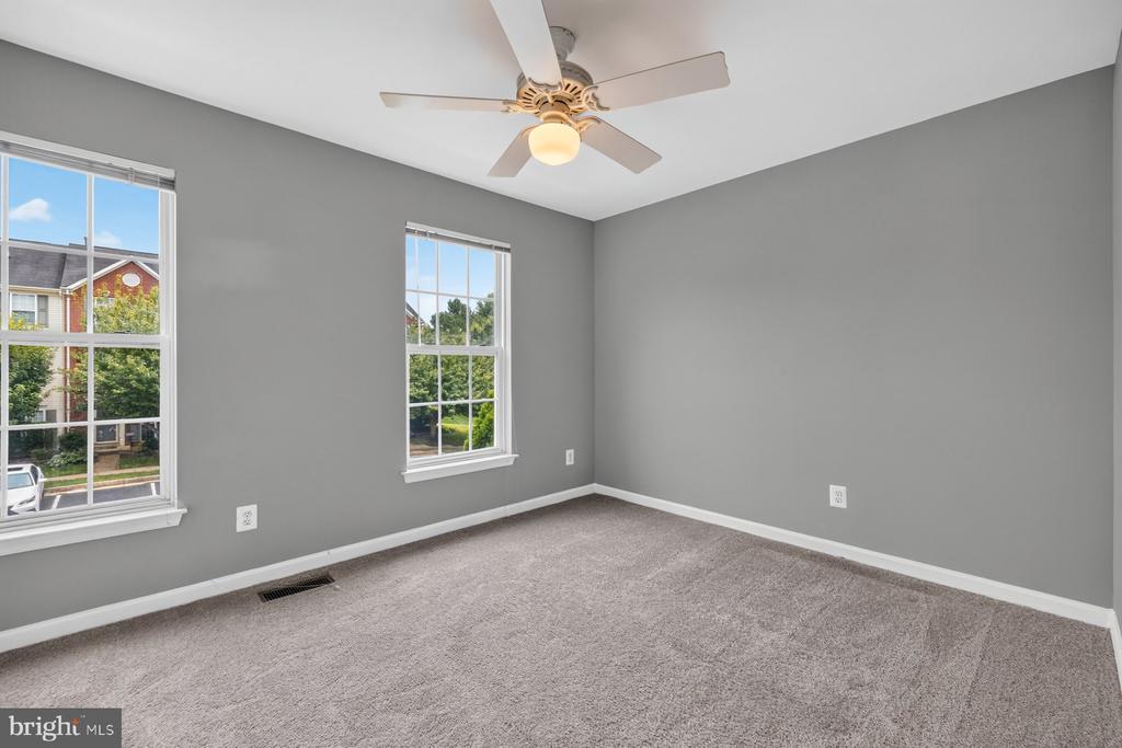 9832 MAITLAND LOOP