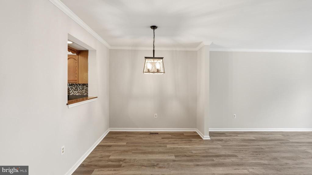 7843 SABRE COURT