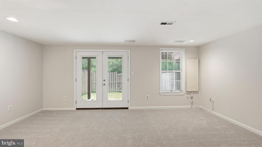 7843 SABRE COURT