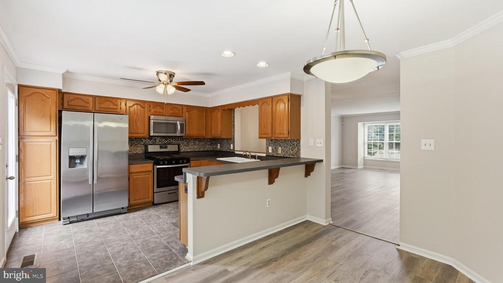 7843 SABRE COURT
