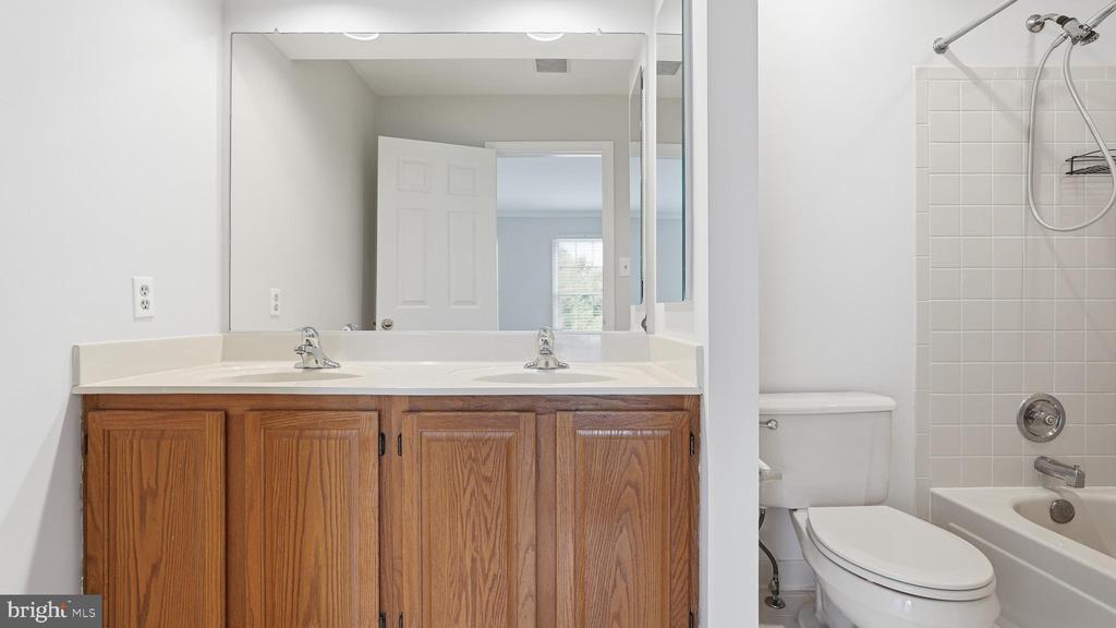 7843 SABRE COURT