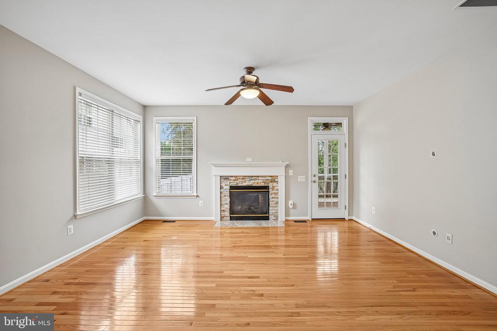 12868 ARNOT LANE