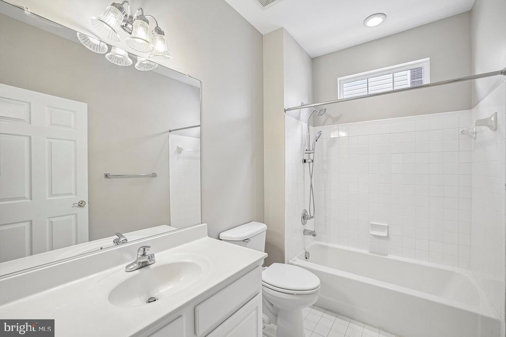 12868 ARNOT LANE