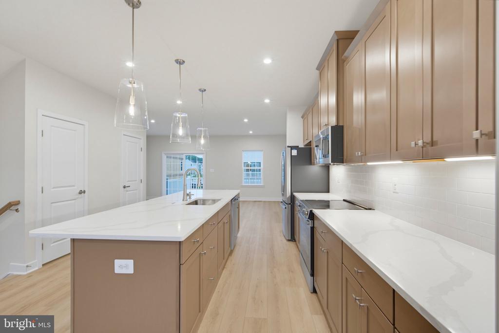 14408 FREEDOM LANE