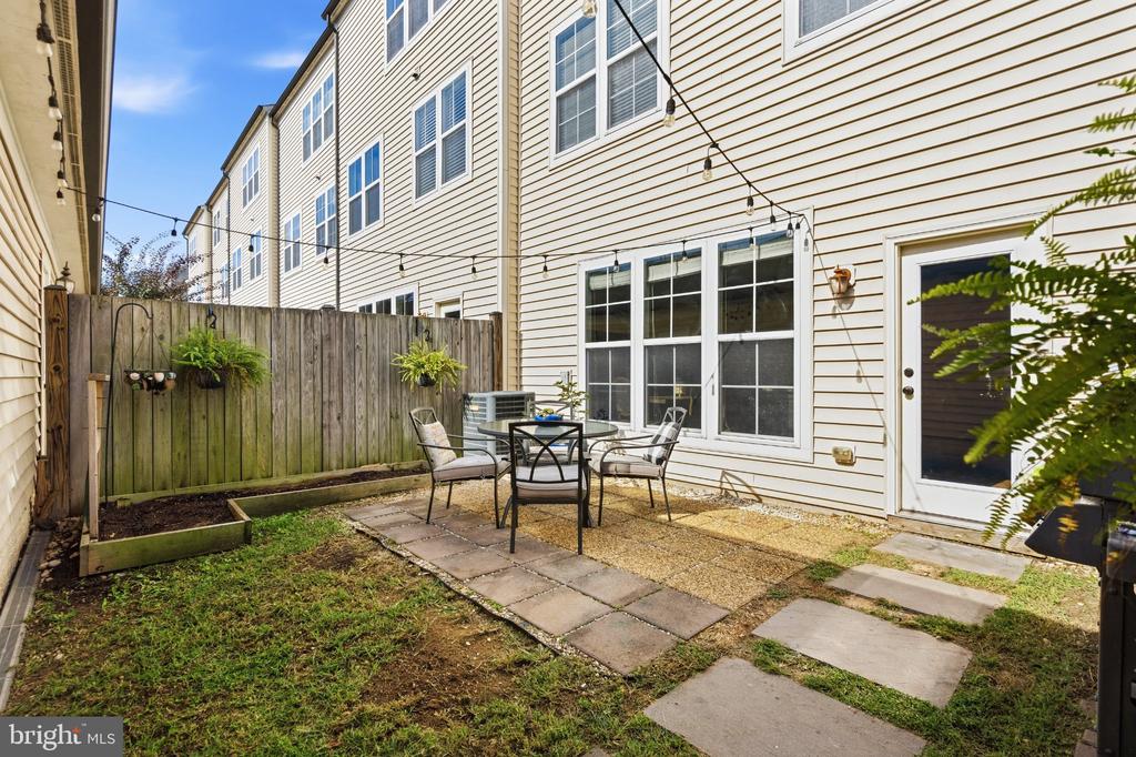 9228 ALVYN LAKE CIRCLE