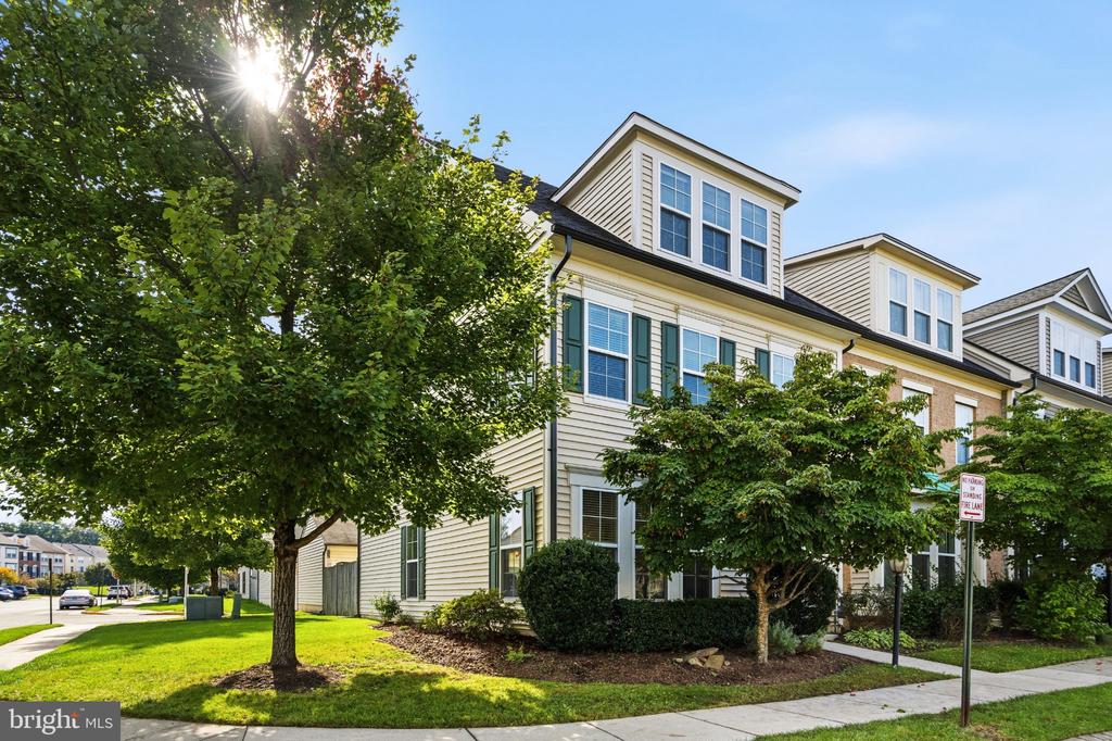 9228 ALVYN LAKE CIRCLE