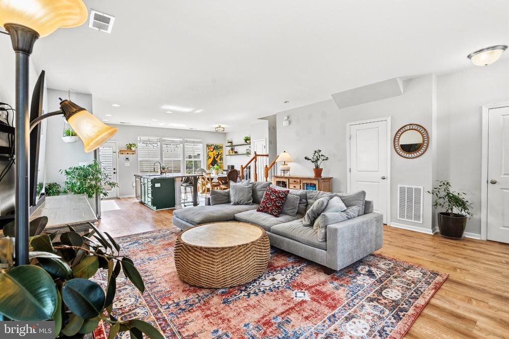 9228 ALVYN LAKE CIRCLE