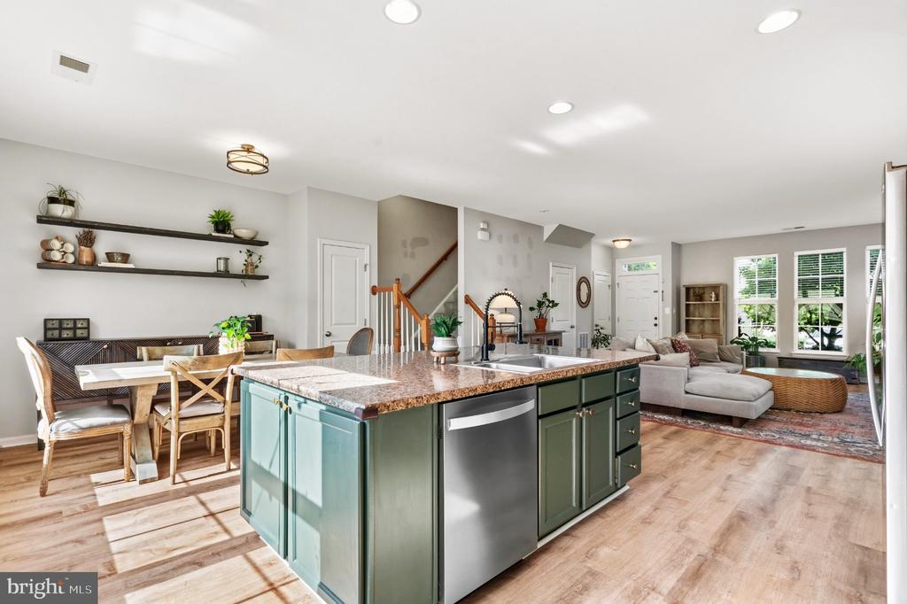 9228 ALVYN LAKE CIRCLE