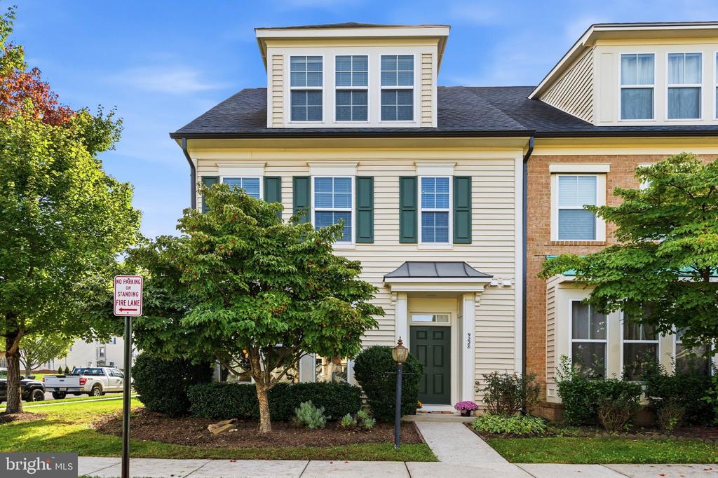 9228 ALVYN LAKE CIRCLE