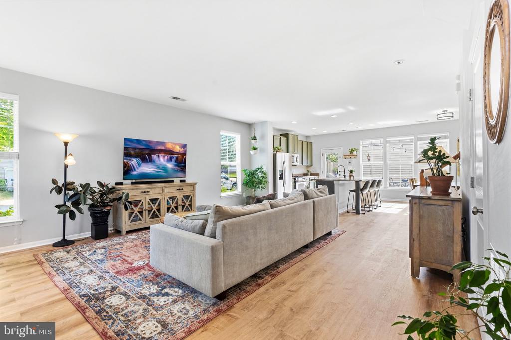 9228 ALVYN LAKE CIRCLE