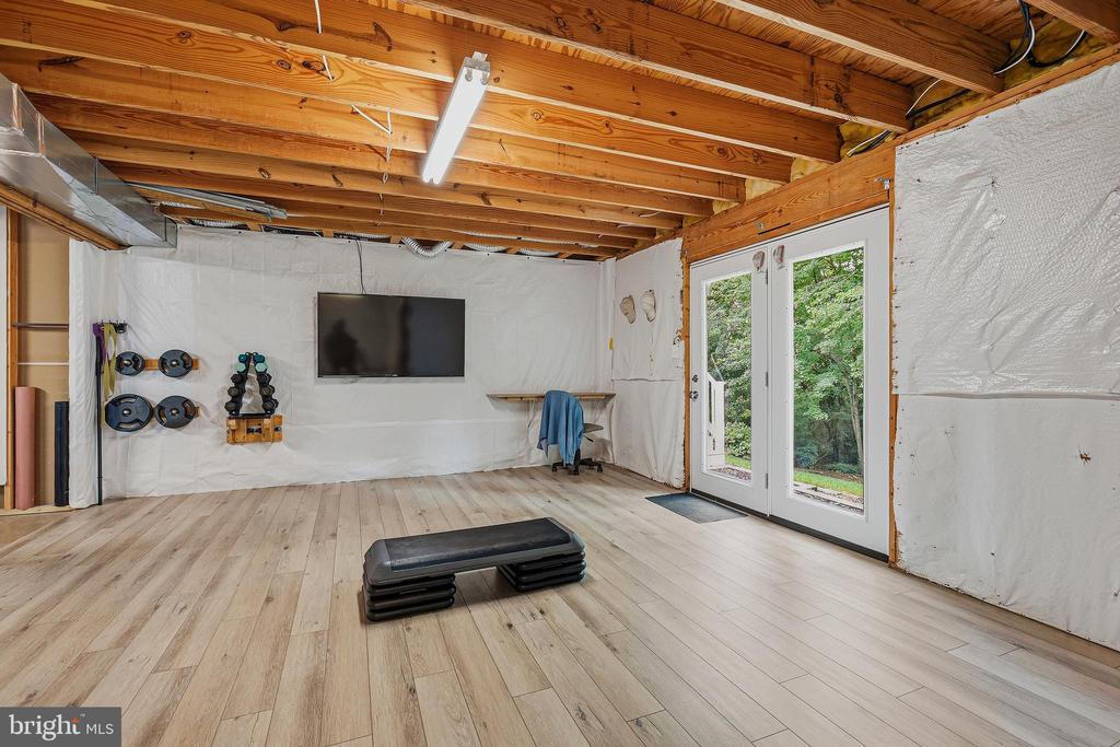 6028 WATERMAN DRIVE