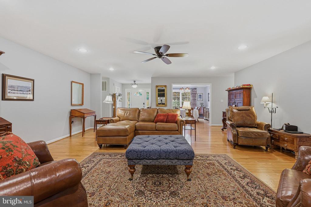 6028 WATERMAN DRIVE