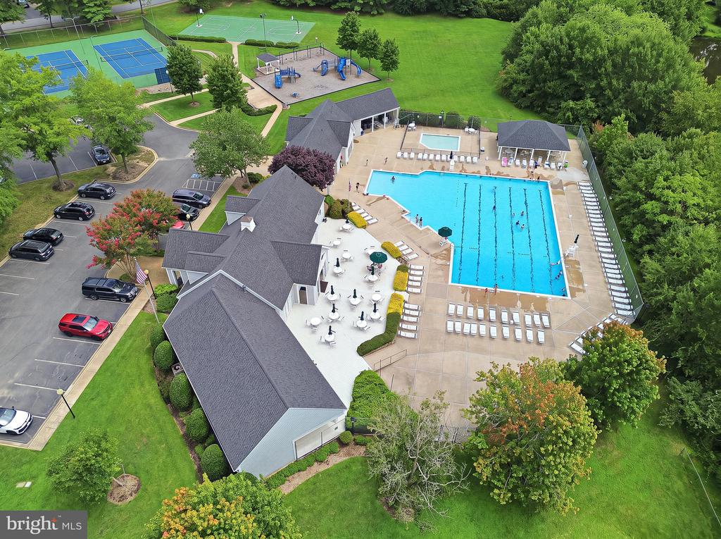 6028 WATERMAN DRIVE