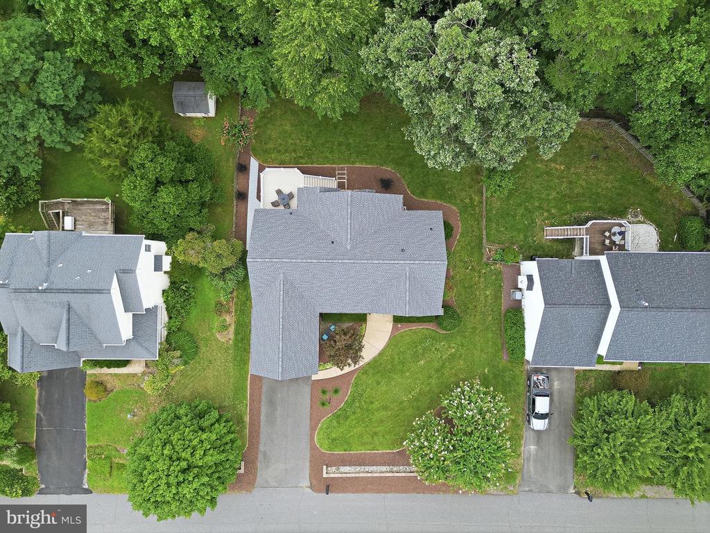 6028 WATERMAN DRIVE