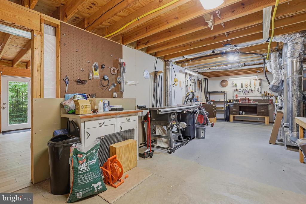 6028 WATERMAN DRIVE