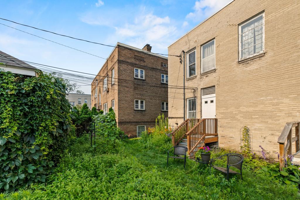3133 Girard Avenue S Unit: 2