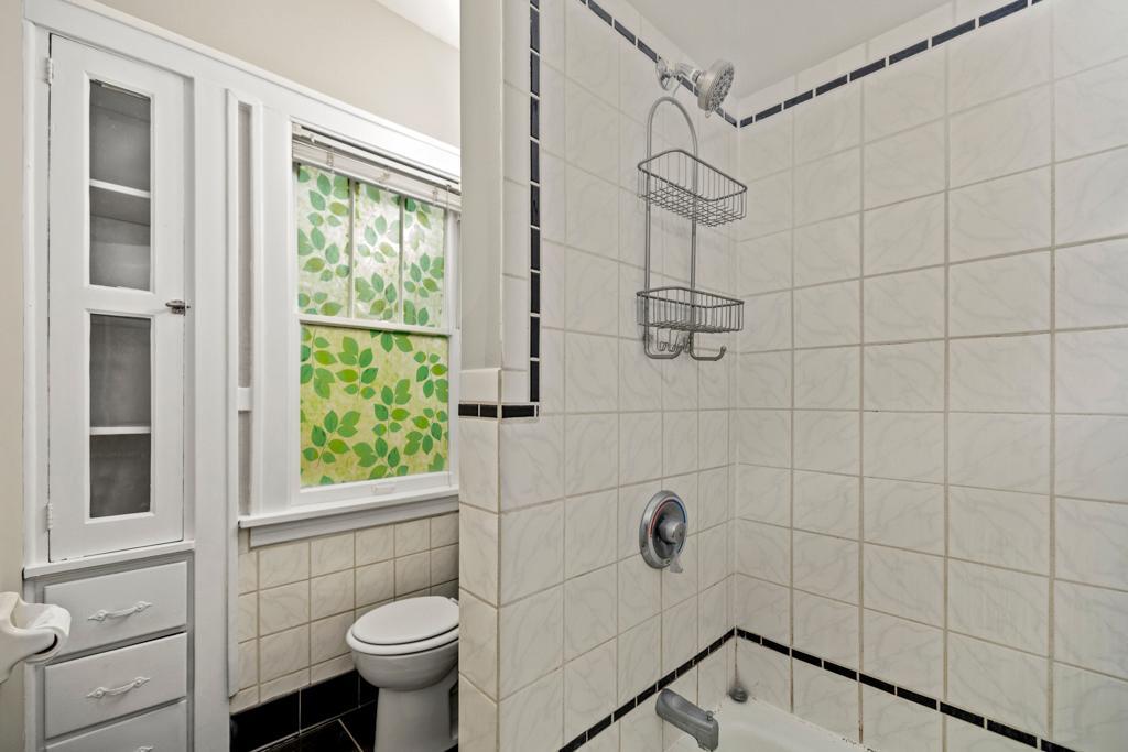 3133 Girard Avenue S Unit: 2