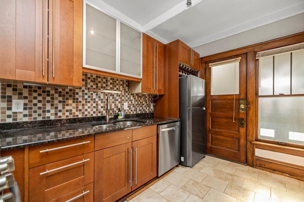 3133 Girard Avenue S Unit: 2