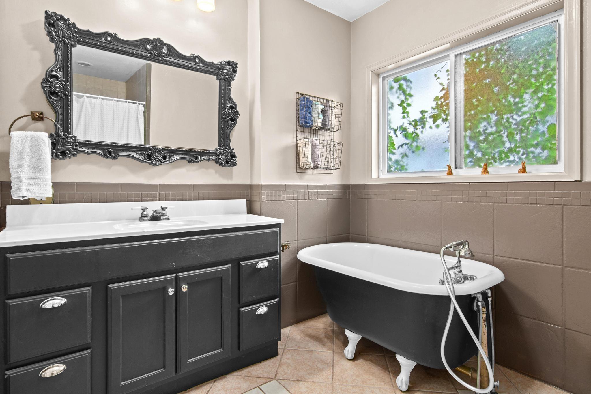 4535 Wentworth Avenue