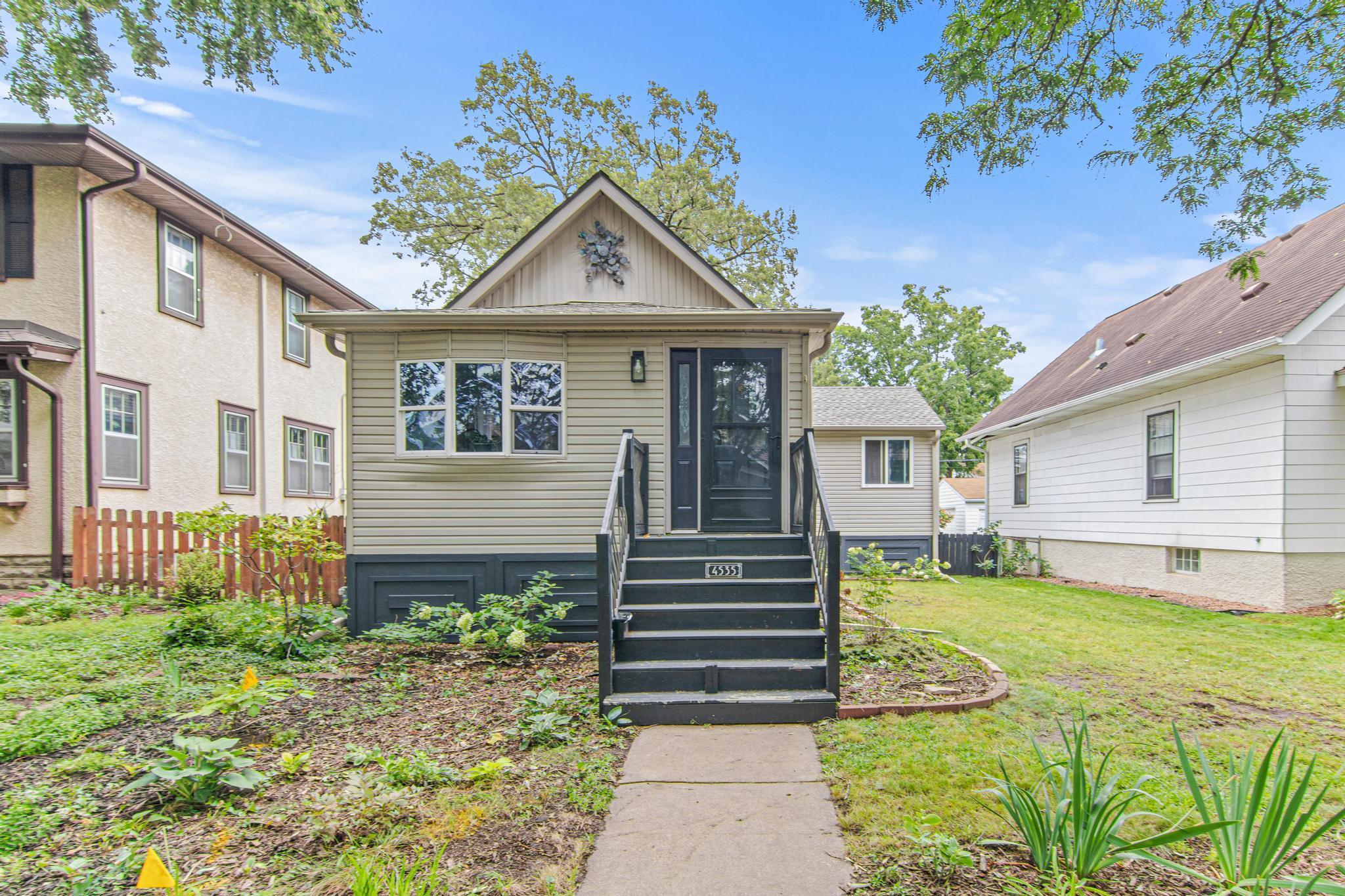 4535 Wentworth Avenue