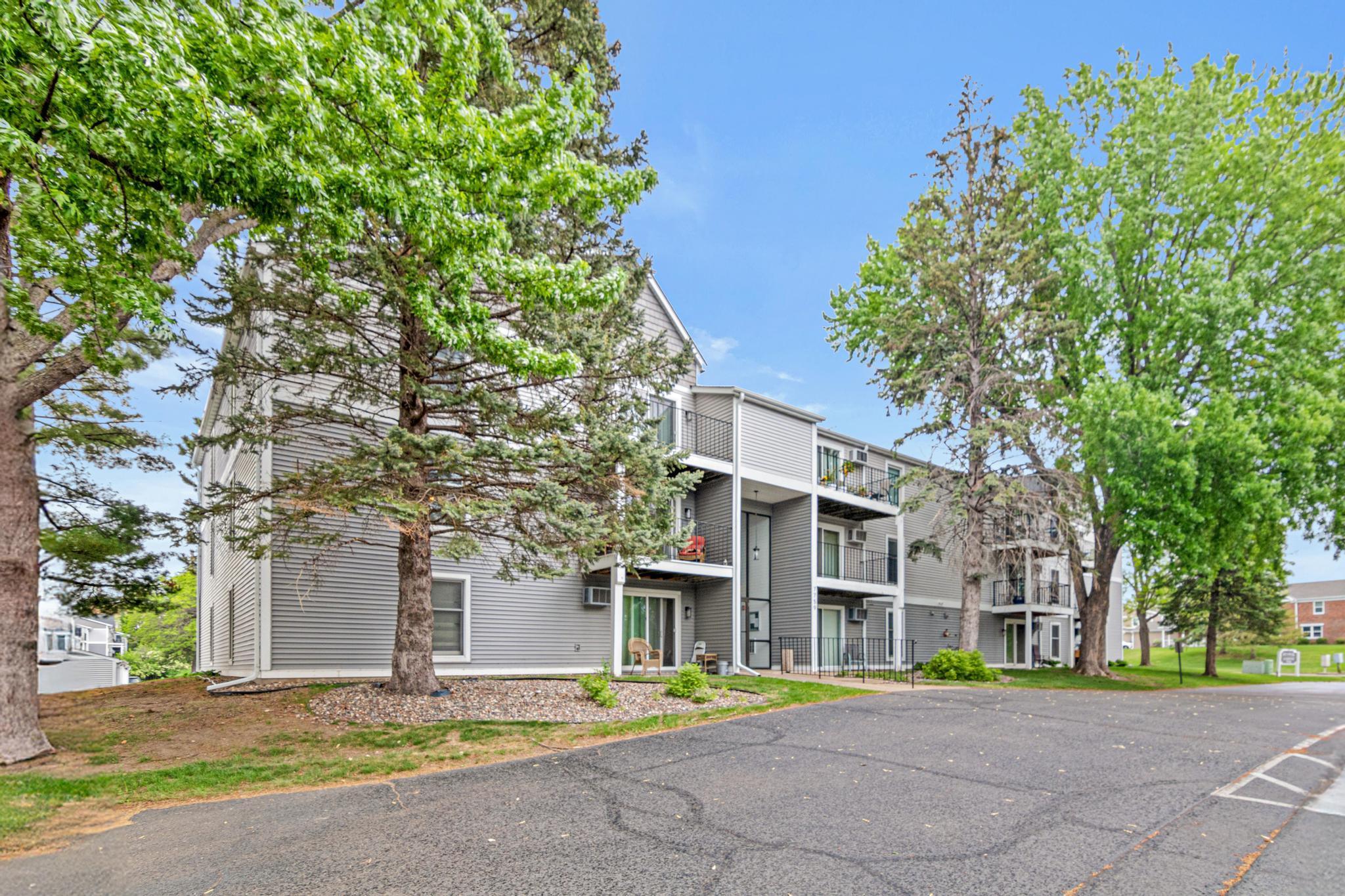 7759 142nd Street W Unit: 105