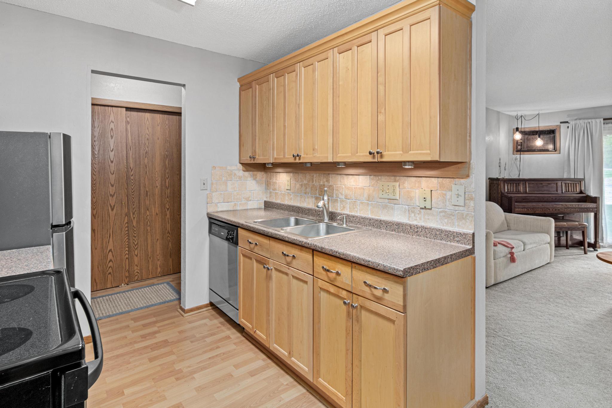 7759 142nd Street W Unit: 105