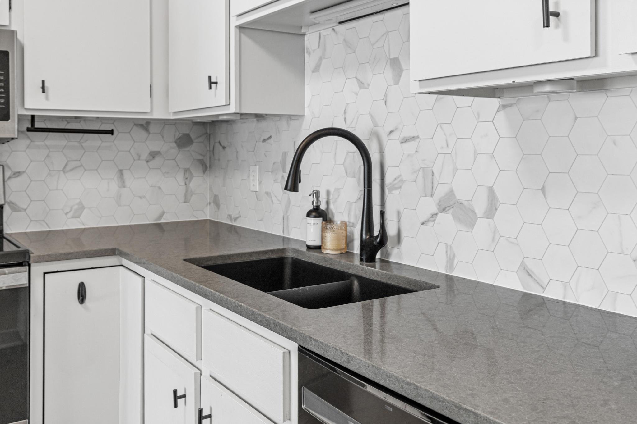 121 Washington Avenue S Unit: 1107