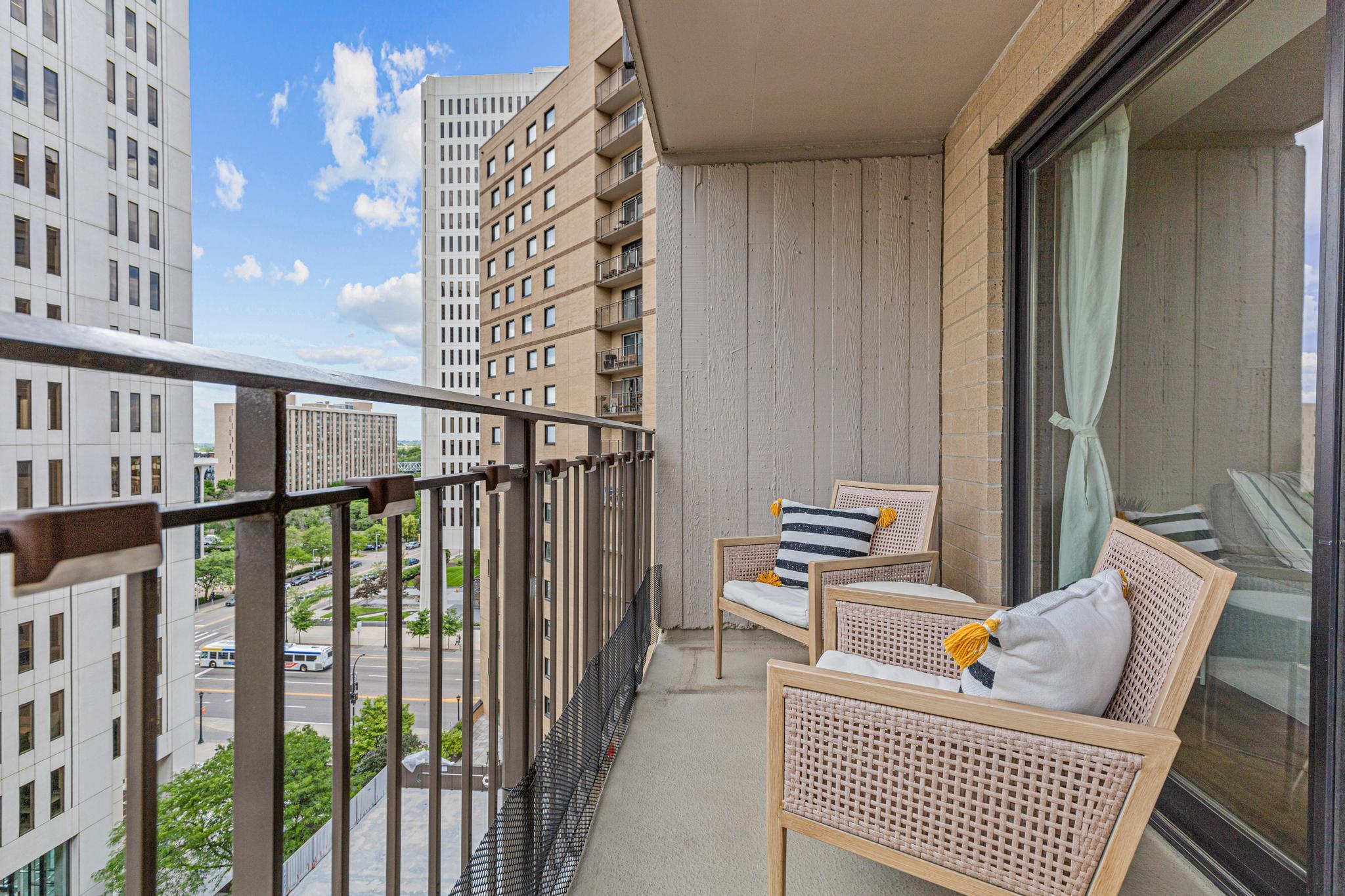 121 Washington Avenue S Unit: 1107