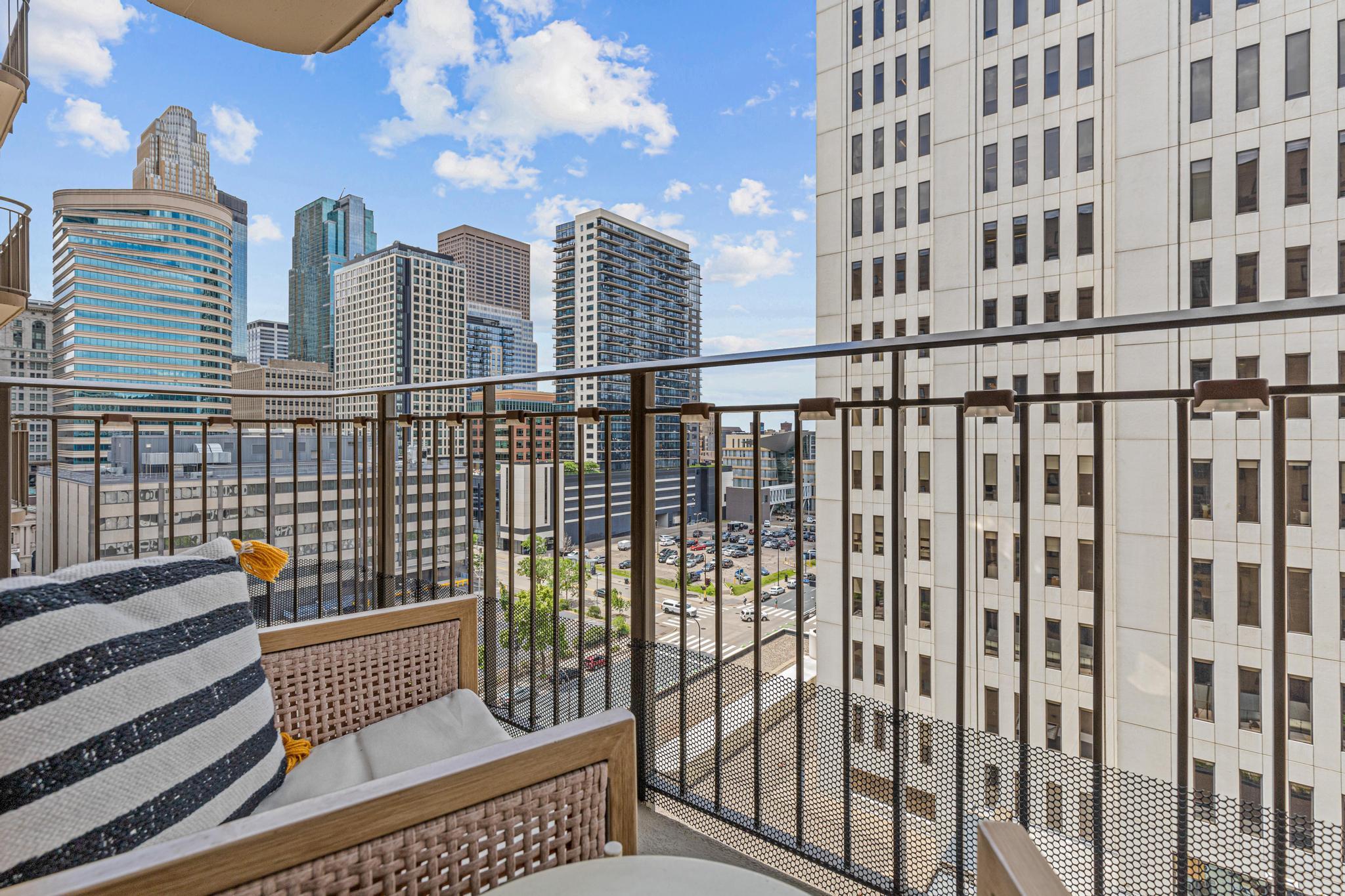 121 Washington Avenue S Unit: 1107