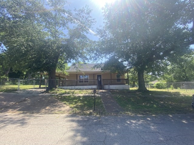 1400 Texas Street